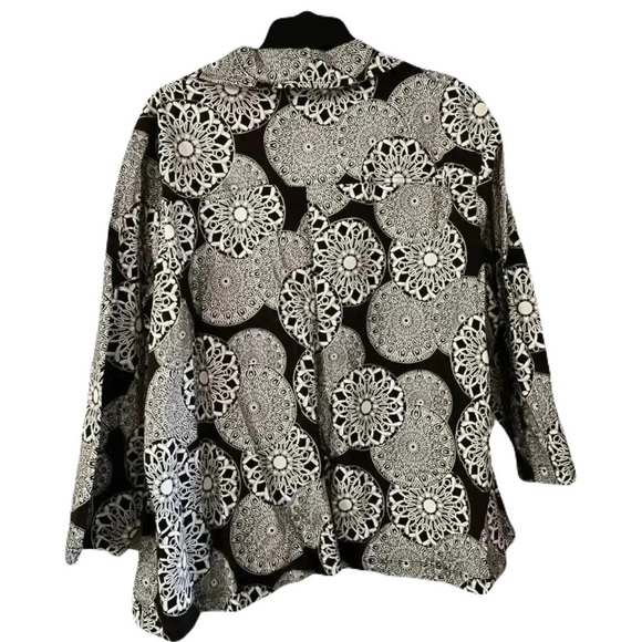 Bamboo Traders Black and White Casual Top Size 3X - Picture 2 of 3